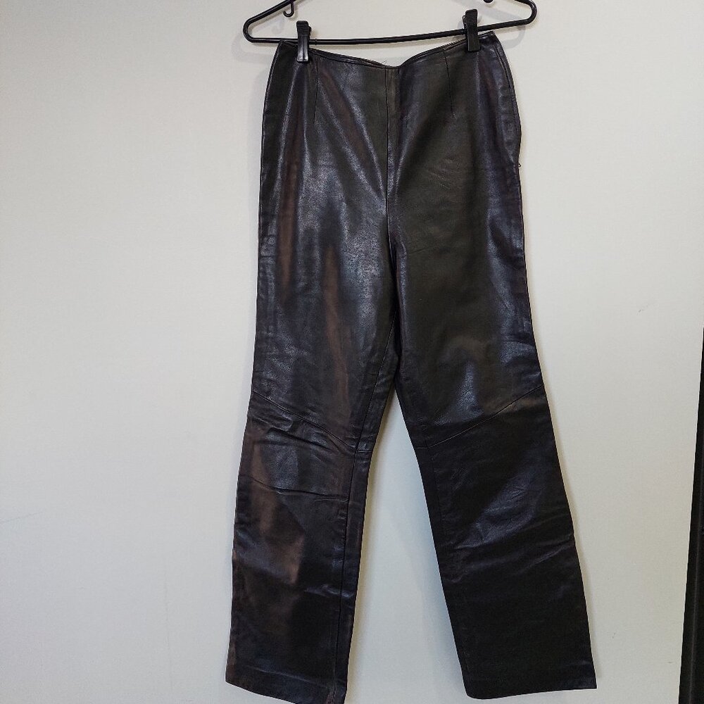 Danier Women’s Size 6 leather Pants Very Soft Leather With Side Zipper
